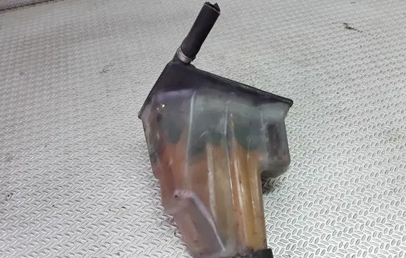 Volvo S40, V40 Coolant expansion tank/reservoir 30804963
