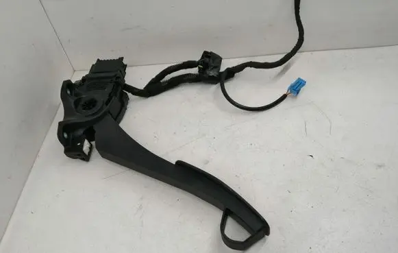 Volvo XC70 Accelerator throttle pedal 30715175 6PV00954800 C95YE02