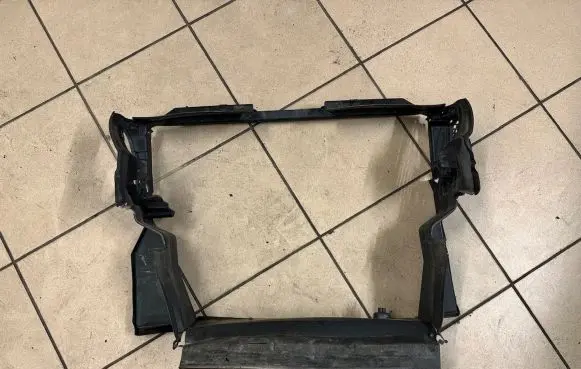 BMW 5 E60 E61 Top upper radiator support slam panel 7050650 74850610
