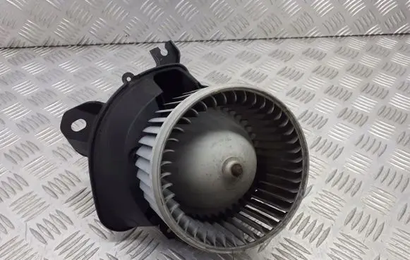 Opel Corsa D Front door blower motor 5D3330100