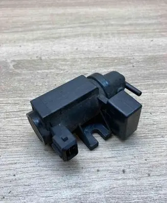 BMW 3 E90 E91 Turbo solenoid valve 7796634