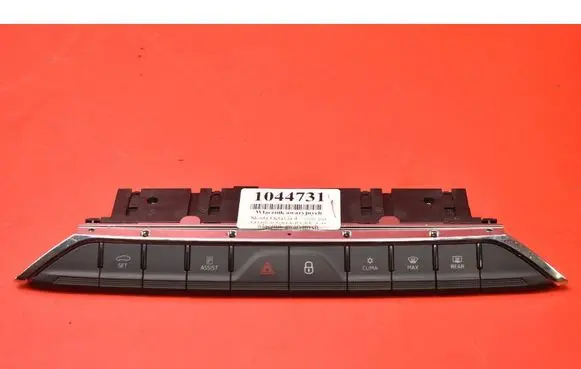 Skoda Octavia 985 Hazard light switch 5E3925200F