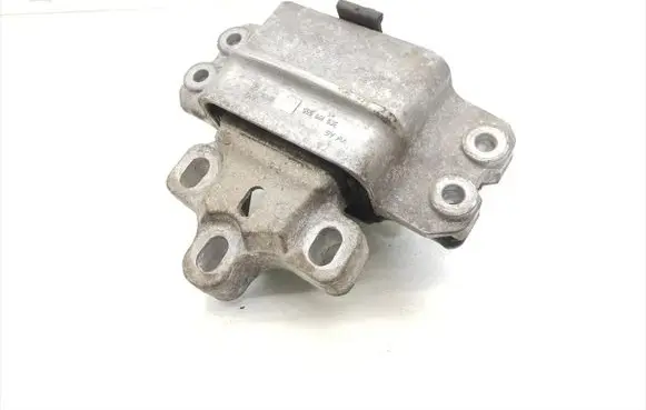 Volkswagen PASSAT B6 Engine mount bracket 3C0199555R