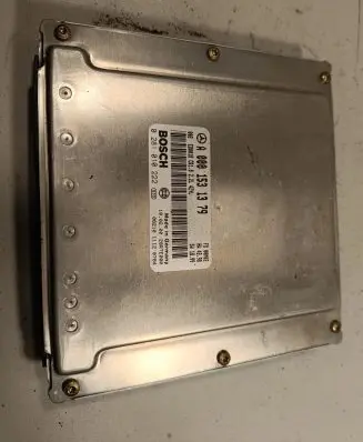 Mercedes-Benz E W210 Engine control unit/module A0001531379 0281010222