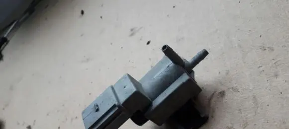 Audi A6 S6 C7 4G Turbo solenoid valve 079906283D