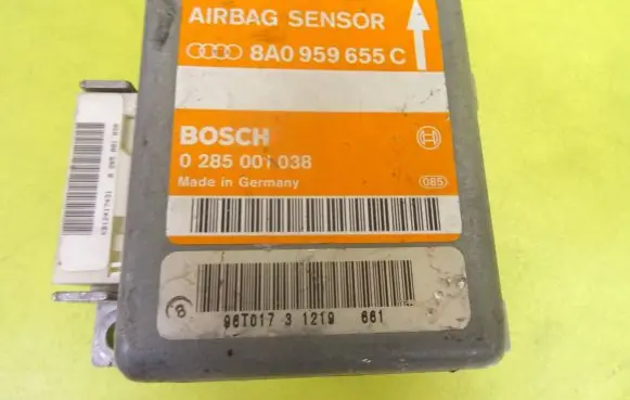 Audi A4 S4 B5 8D Airbag control unit/module 8A0959655C 0285001038