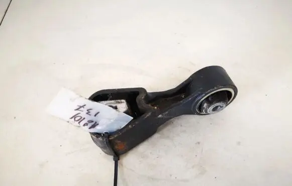 Citroen C5 Engine mount bracket