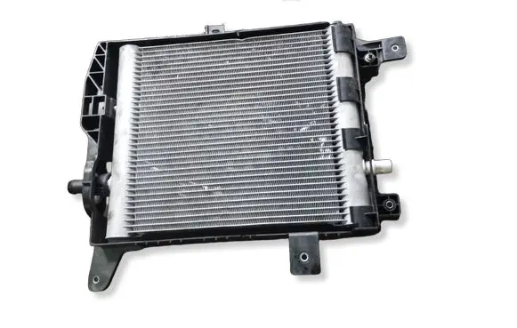 Land Rover Defender Intercooler radiator LPLA8D048AB
