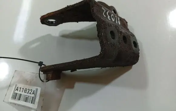 Toyota Corolla E120 E130 Engine mounting bracket 