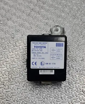 Toyota Corolla Verso AR10 Door control unit/module 897410F010 61B168000 10R021776