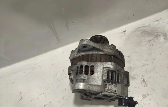 Subaru Legacy Generator/alternator A3TG4381 23700AA590 8527