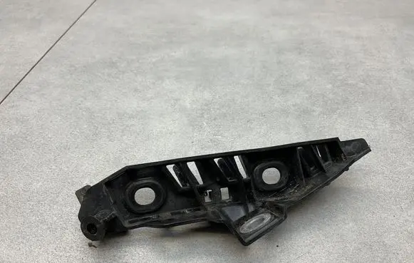 Volkswagen PASSAT B8 Front bumper mounting bracket 3G0807050