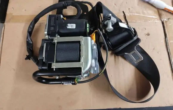Mercedes-Benz E W238 Front seatbelt 634523200 008R000 0589P1000250