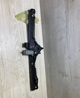 Peugeot Expert Front door electric window regulator 9829503580