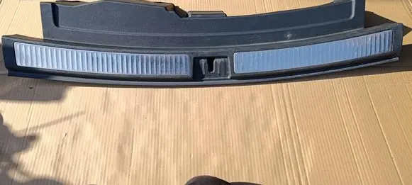 Volkswagen Touareg III Trunk/boot sill cover protection 760863459C