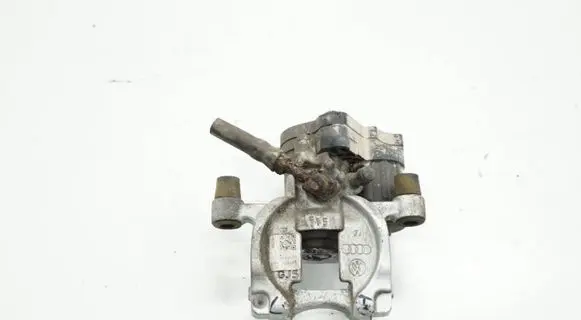 Volkswagen Golf VII Rear brake caliper