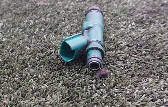 Toyota Prius (XW20) Fuel injector 2325021020