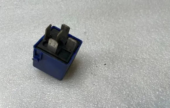 BMW 3 E46 Other relay 6136 8364582 V23134K59X320