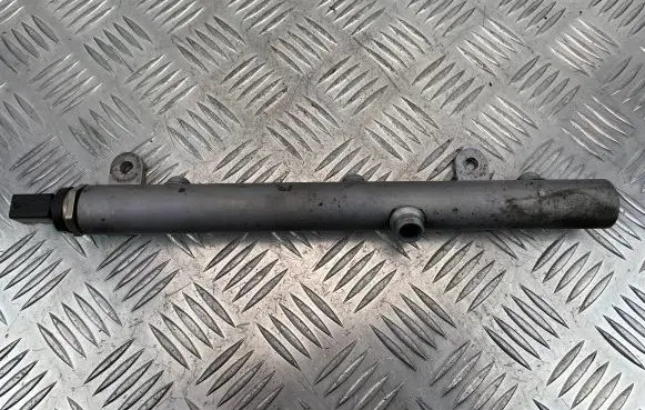 Mercedes-Benz CLK A209 C209 Fuel main line pipe A6420702695 0708200771