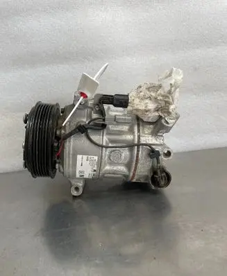 Nissan Qashqai Air conditioning (A/C) compressor (pump) 926006UB0A
