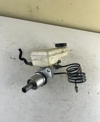 Mitsubishi Colt Master brake cylinder 32067272D 32067272
