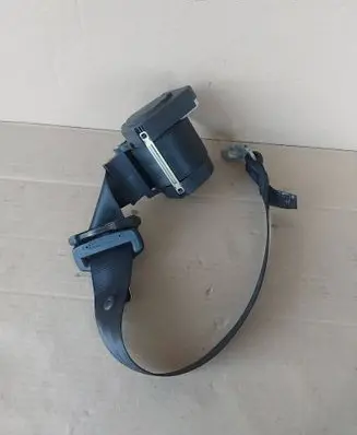 Rear seatbelt