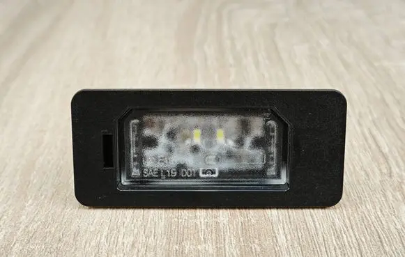 BMW 4 G22 G23 G24 G26 Number plate light 9481841