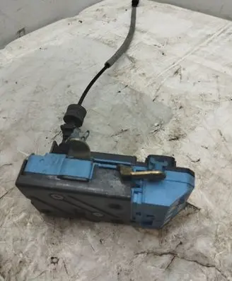 Volvo V70 Front door lock 30663040