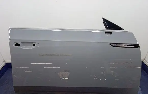 Volkswagen Arteon Front door 