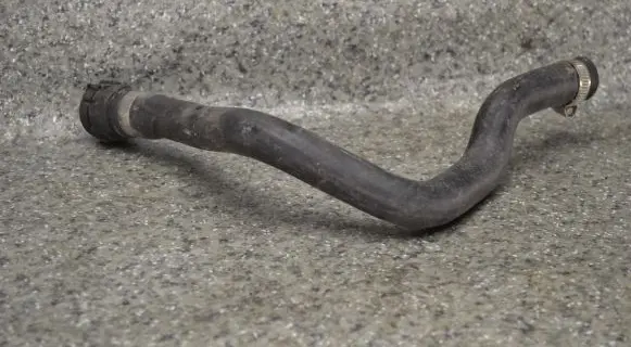 BMW 5 E39 Engine coolant pipe/hose