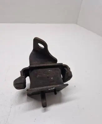 KIA Sorento Engine mount bracket 218123E150
