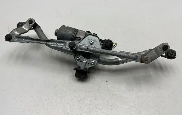 Front wiper linkage and motor