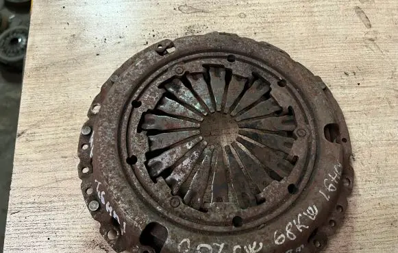 Peugeot 207 Pressure plate 