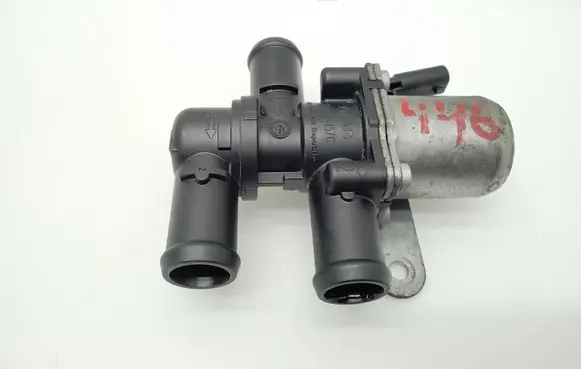 Volkswagen Golf VII Coolant heater control valve 5Q0906457 5Q0906457C