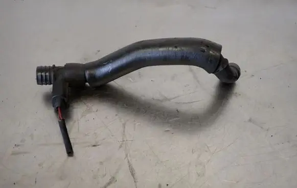 Mercedes-Benz Sprinter W901 W902 W903 W904 Breather/breather pipe/hose A6110161081