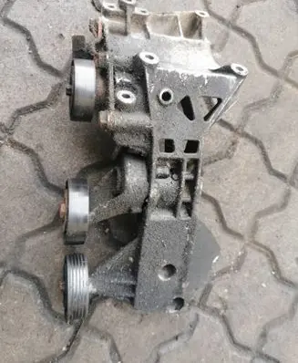 Mercedes-Benz B W245 Generator/alternator bracket A6402021040