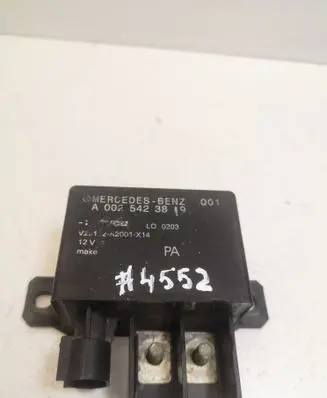 Mercedes-Benz E W211 Charging relay A0025423819