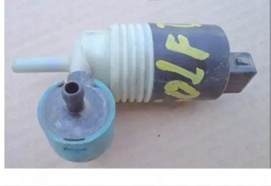 Volkswagen Golf III Windscreen/windshield washer pump