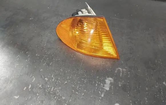 BMW 3 E46 Front indicator light 6902766 0311328002