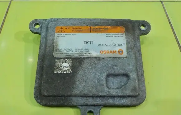 Jaguar XF X250 LED ballast control module 62941C00DG