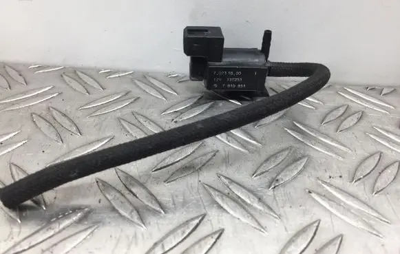 BMW 5 F10 F11 Turbo solenoid valve 7810831 70231800