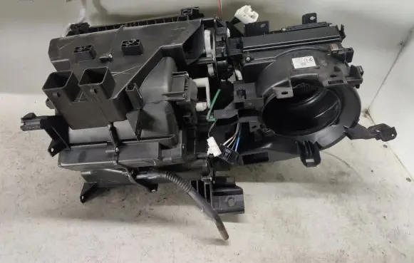 Toyota Corolla Verso AR10 Interior heater climate box assembly 