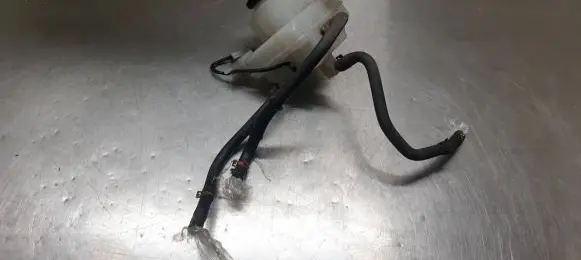 Brake fluid reservoir