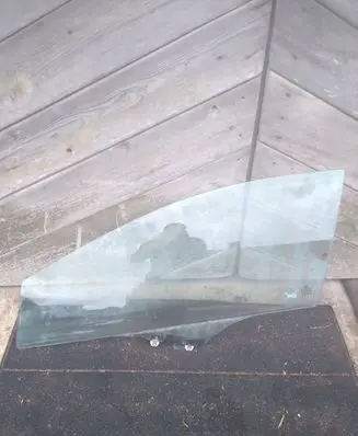 Honda Civic Front door window glass four-door