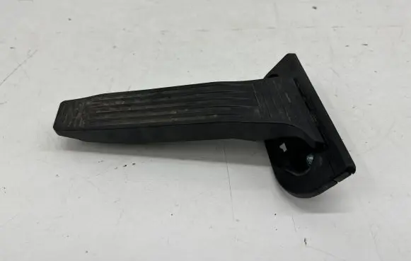 Toyota RAV 4 (XA50) Accelerator throttle pedal
