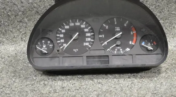 BMW 5 E39 Speedometer (instrument cluster) 110008735 62116914913