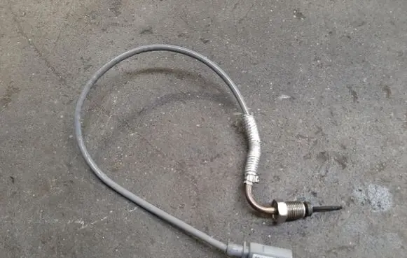 Volkswagen Caddy Exhaust gas temperature sensor 05L906088CB
