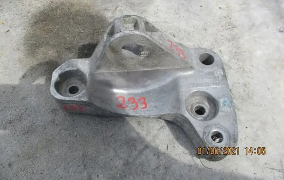 Volkswagen Golf VII Rear control arm