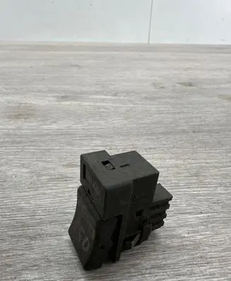 Volvo 850 Windscreen/window heater switch 8849405