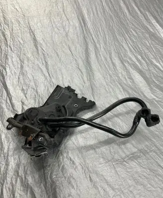 Volvo S60 Other engine bay part 32244448 31686533 31686534
